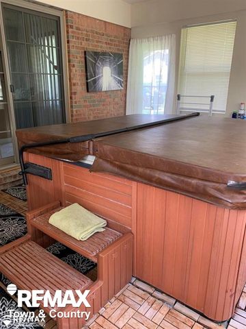 1260 Springborrow Drive, Flint Twp, MI 48532