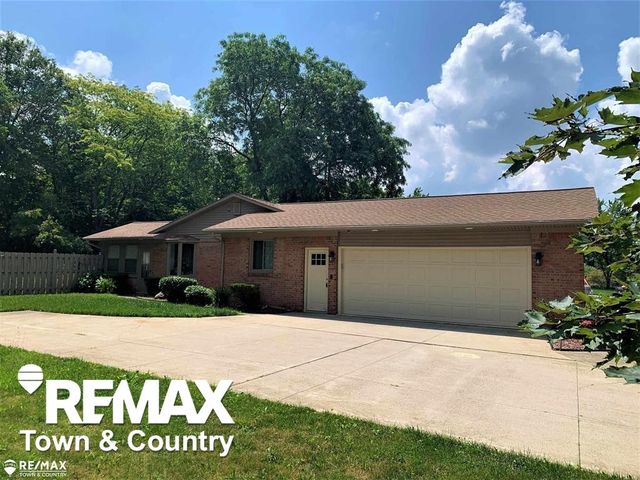 1260 Springborrow Drive, Flint Twp, MI 48532