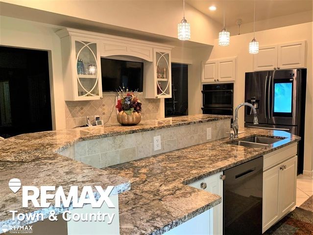 1260 Springborrow Drive, Flint Twp, MI 48532