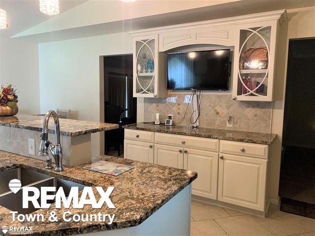 1260 Springborrow Drive, Flint Twp, MI 48532