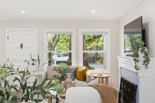 12 Athlone Way, Menlo Park, CA 94025
