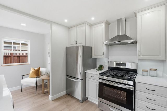 12 Athlone Way, Menlo Park, CA 94025