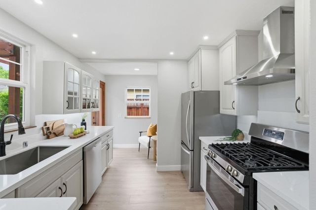 12 Athlone Way, Menlo Park, CA 94025