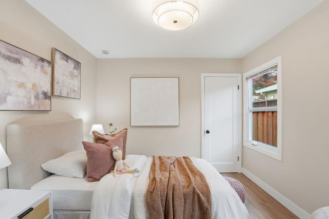 12 Athlone Way, Menlo Park, CA 94025