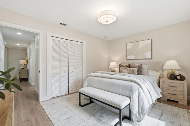 12 Athlone Way, Menlo Park, CA 94025
