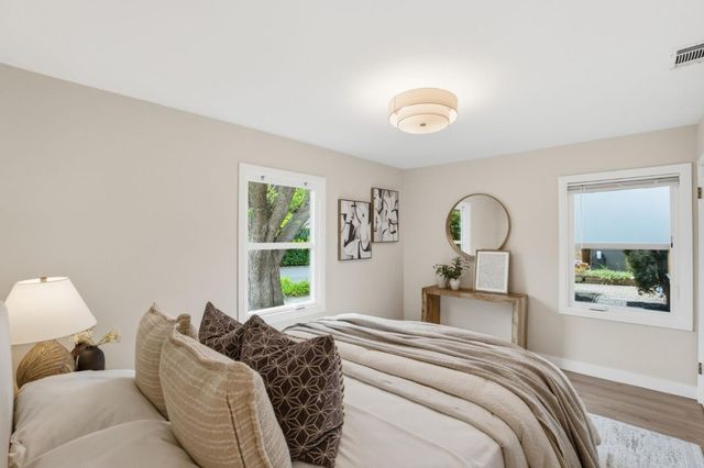 12 Athlone Way, Menlo Park, CA 94025