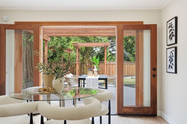 12 Athlone Way, Menlo Park, CA 94025