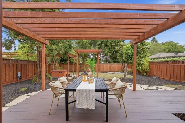 12 Athlone Way, Menlo Park, CA 94025