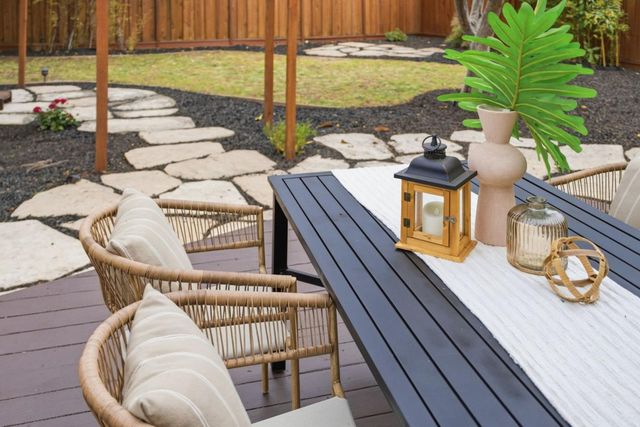 12 Athlone Way, Menlo Park, CA 94025