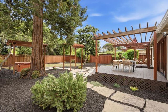 12 Athlone Way, Menlo Park, CA 94025