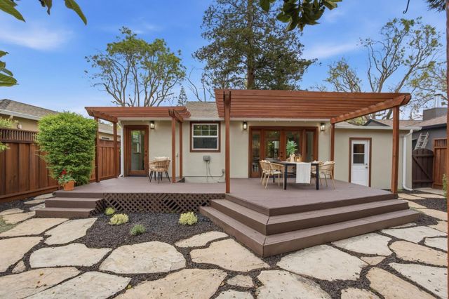 12 Athlone Way, Menlo Park, CA 94025