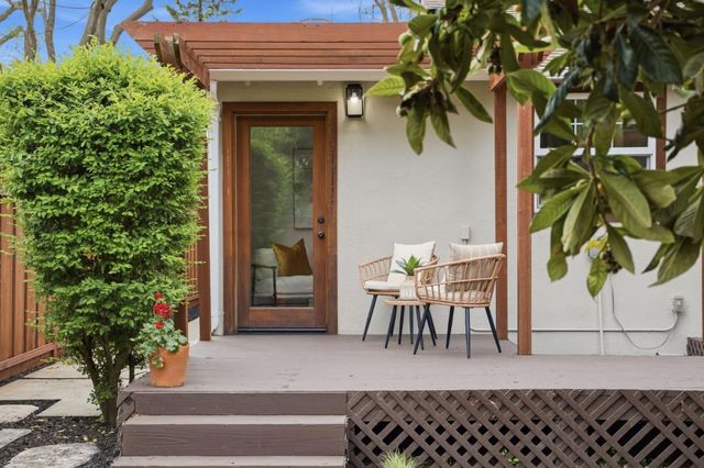 12 Athlone Way, Menlo Park, CA 94025