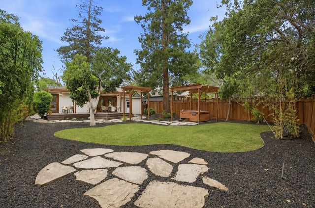 12 Athlone Way, Menlo Park, CA 94025
