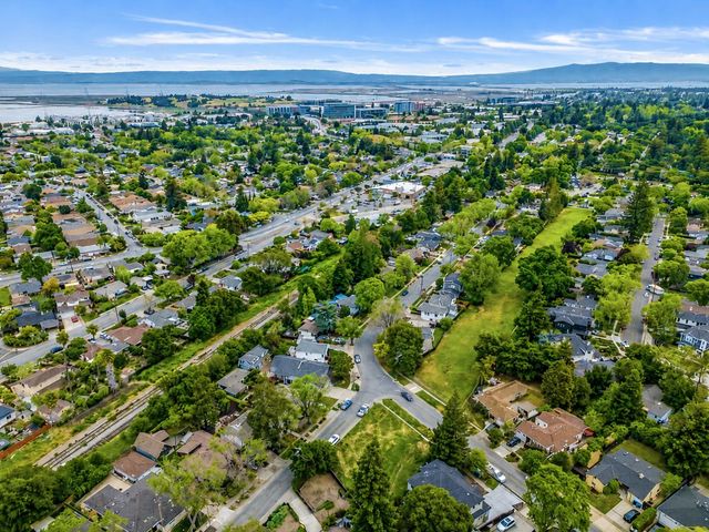 12 Athlone Way, Menlo Park, CA 94025