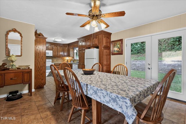 167 Charleston Street, Weber City, VA 24290