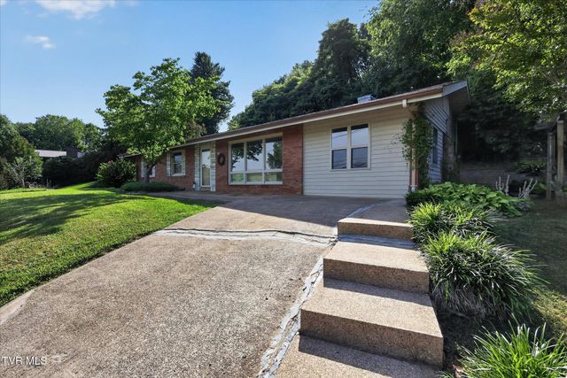 167 Charleston Street, Weber City, VA 24290