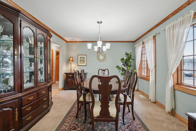 2527 W Goldcrest AVENUE, Milwaukee, WI 53221