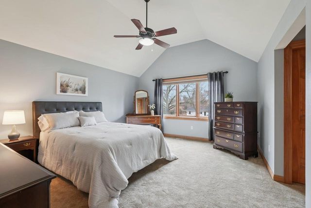 2527 W Goldcrest AVENUE, Milwaukee, WI 53221