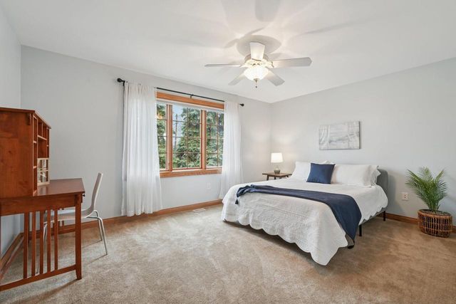 2527 W Goldcrest AVENUE, Milwaukee, WI 53221