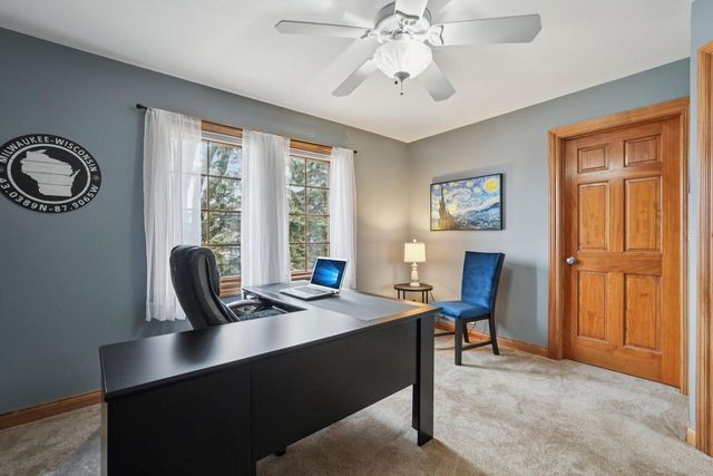 2527 W Goldcrest AVENUE, Milwaukee, WI 53221