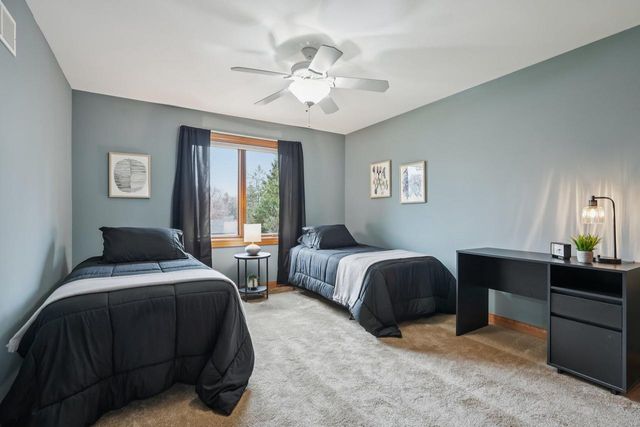 2527 W Goldcrest AVENUE, Milwaukee, WI 53221