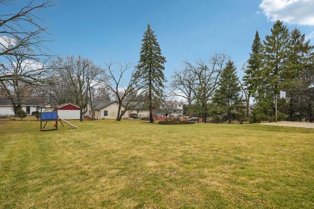 2527 W Goldcrest AVENUE, Milwaukee, WI 53221