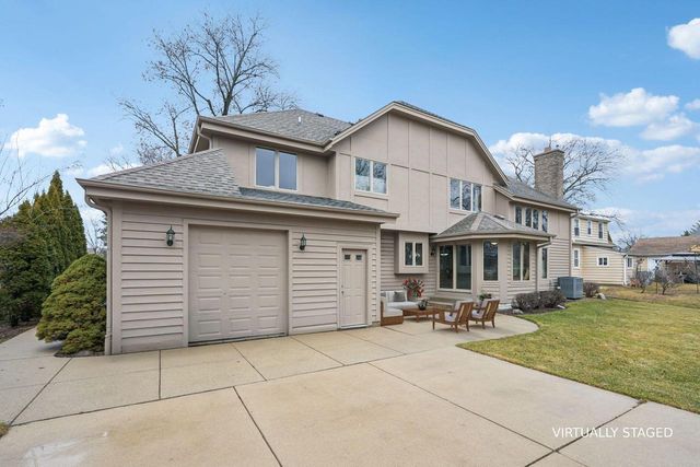 2527 W Goldcrest AVENUE, Milwaukee, WI 53221