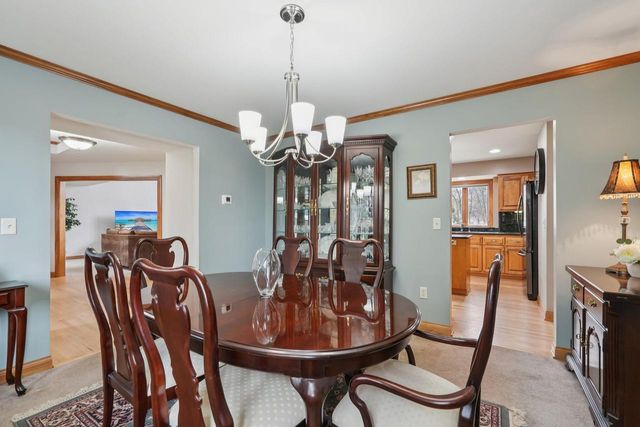 2527 W Goldcrest AVENUE, Milwaukee, WI 53221