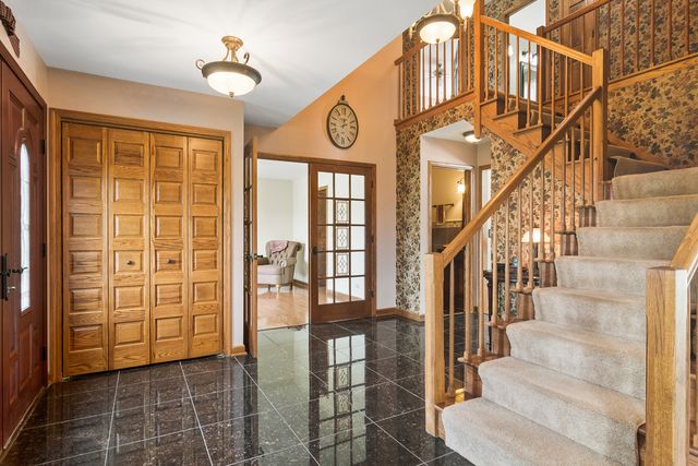 305 Anne Court, Prospect Heights, IL 60070