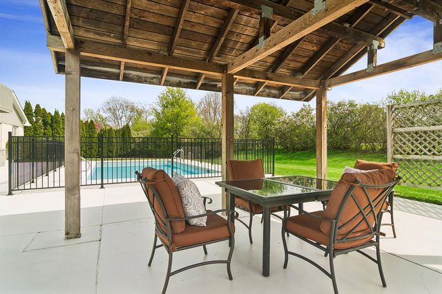 305 Anne Court, Prospect Heights, IL 60070