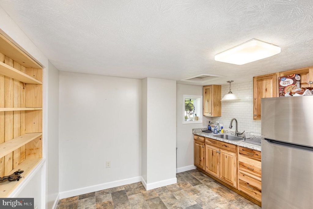 Image 14 of property listing at 406 SIXTH ST, Luray, VA 22835