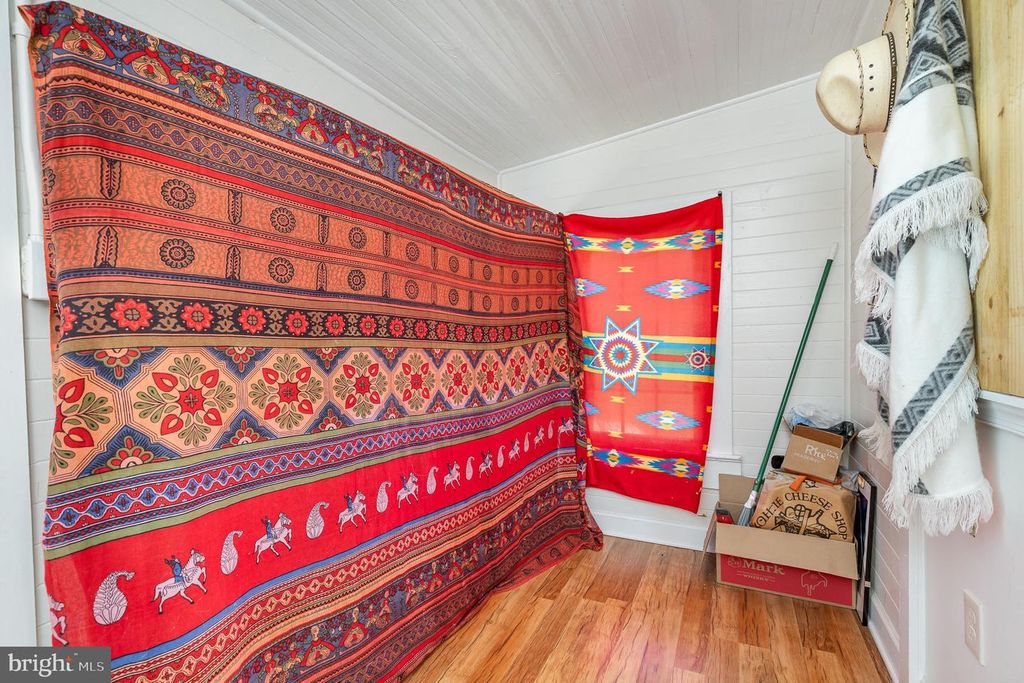 Image 17 of property listing at 406 SIXTH ST, Luray, VA 22835