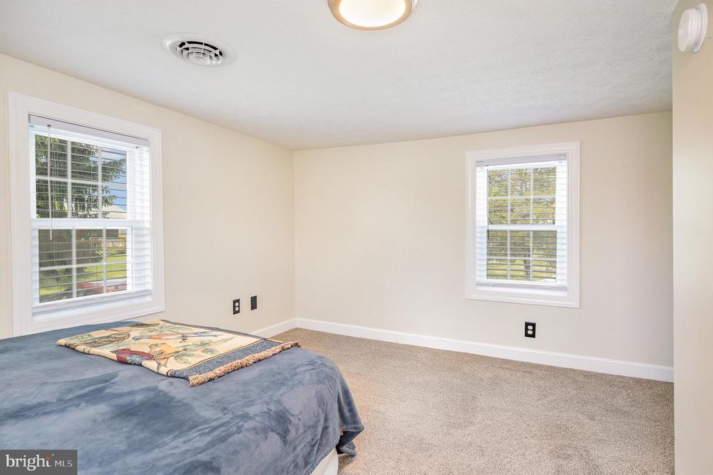 Image 20 of property listing at 406 SIXTH ST, Luray, VA 22835