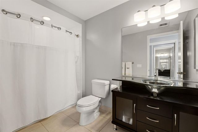 100 CENTRAL AVENUE H716, Sarasota, FL 34236