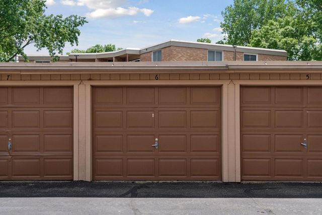 9141 Highway 55 106, Golden Valley, MN 55427
