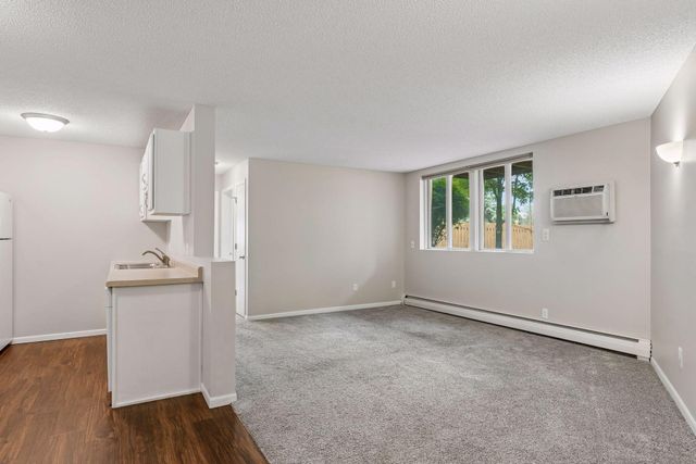 9141 Highway 55 106, Golden Valley, MN 55427