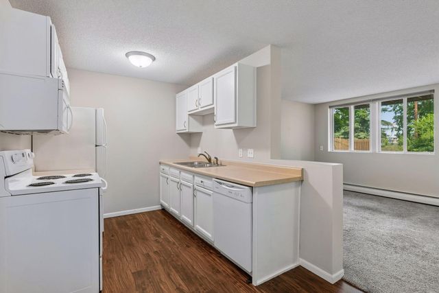 9141 Highway 55 106, Golden Valley, MN 55427
