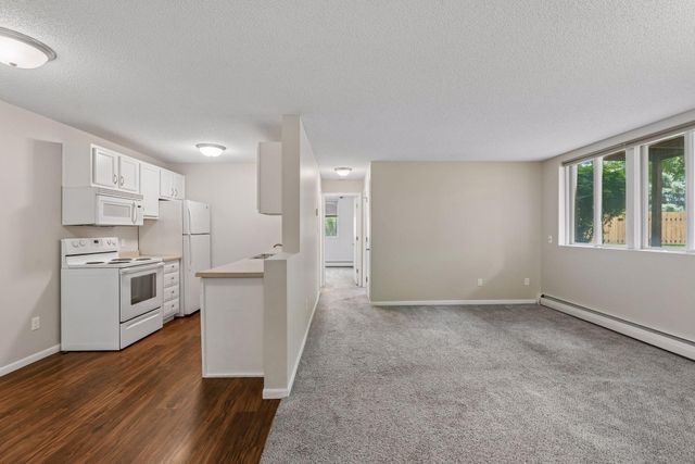 9141 Highway 55 106, Golden Valley, MN 55427