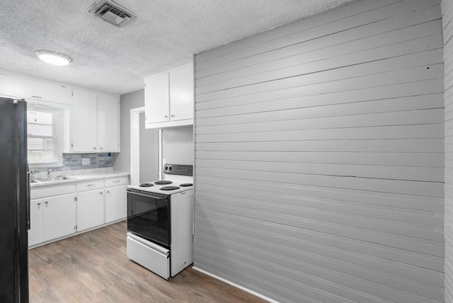 4823 S Madison Ave, Wichita, KS 67216