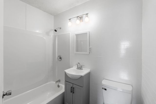 4823 S Madison Ave, Wichita, KS 67216