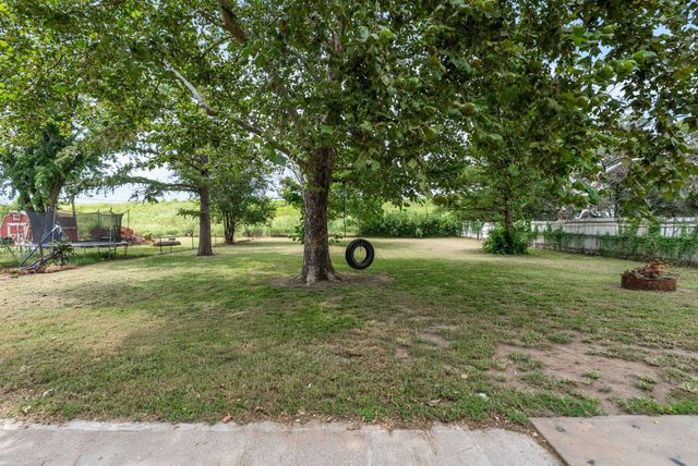 4823 S Madison Ave, Wichita, KS 67216