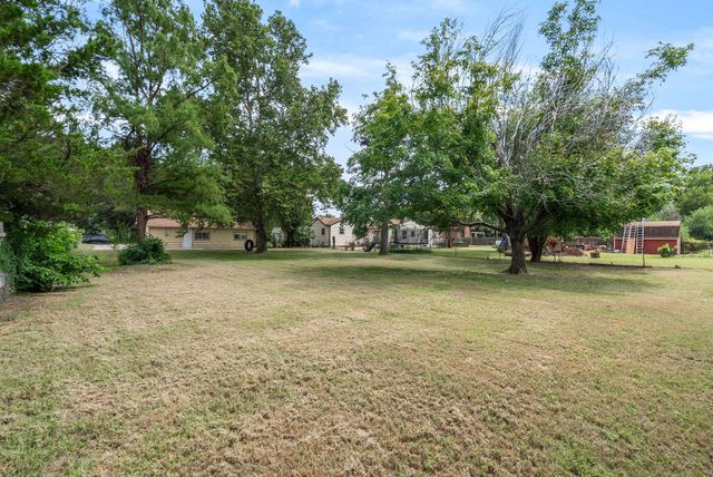 4823 S Madison Ave, Wichita, KS 67216