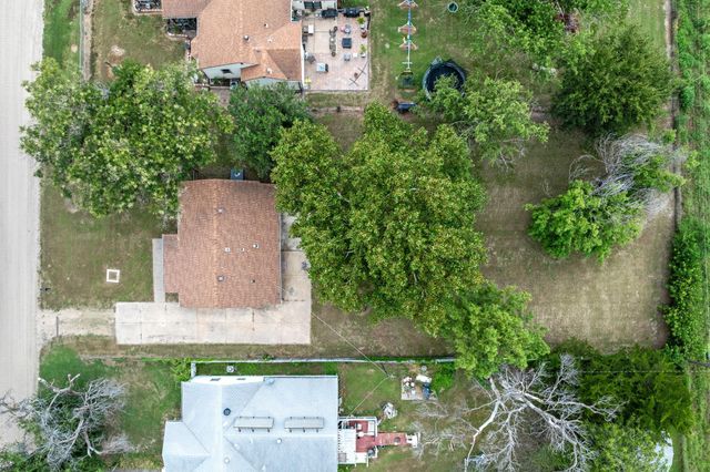 4823 S Madison Ave, Wichita, KS 67216