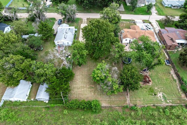 4823 S Madison Ave, Wichita, KS 67216