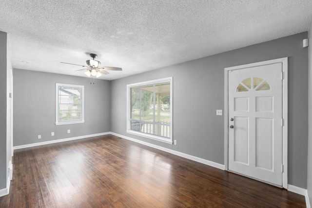 4823 S Madison Ave, Wichita, KS 67216