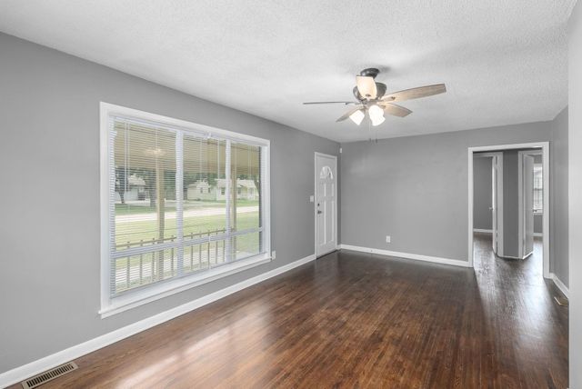 4823 S Madison Ave, Wichita, KS 67216