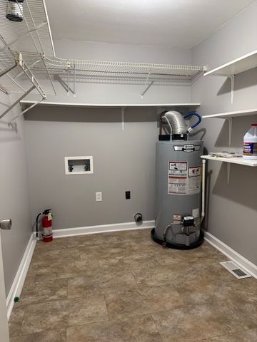 1829 Bourne Cir, Clarksville, TN 37043