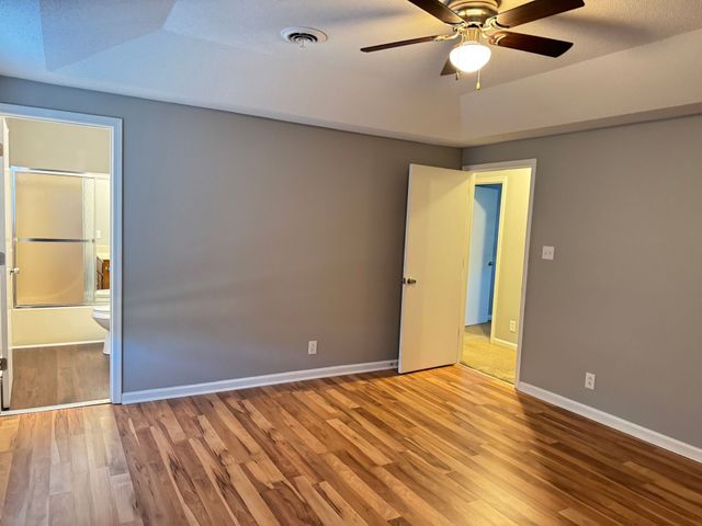 1829 Bourne Cir, Clarksville, TN 37043