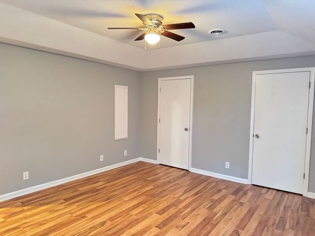 1829 Bourne Cir, Clarksville, TN 37043