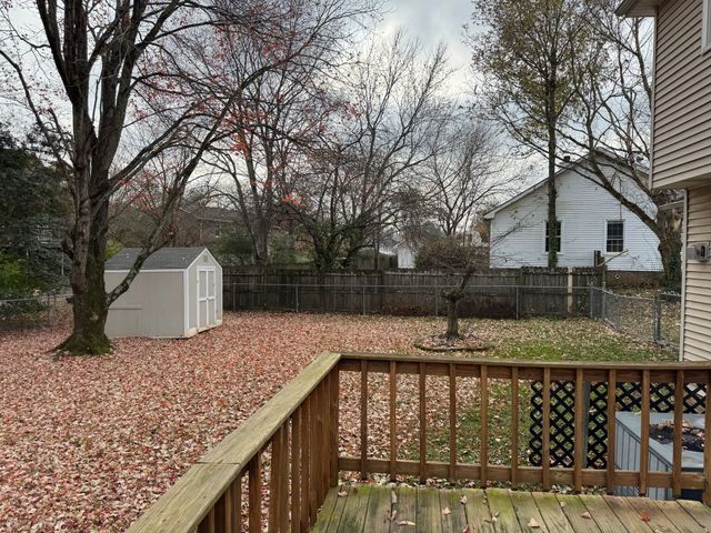 1829 Bourne Cir, Clarksville, TN 37043